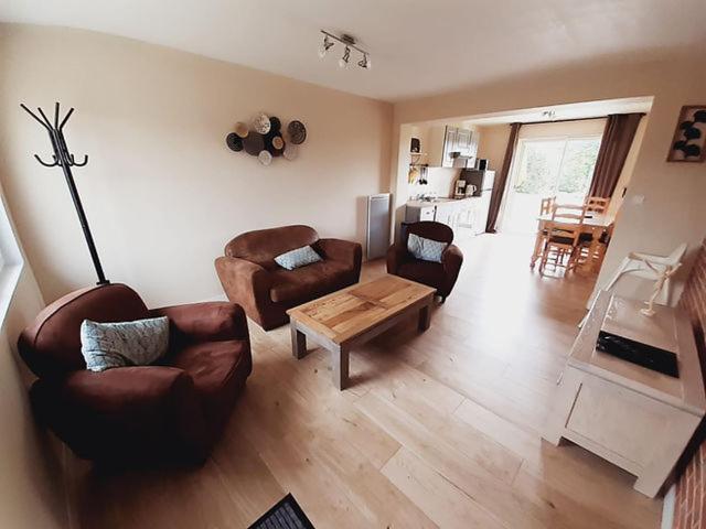 Le domaine des biches gîte du Hêtre Longueville  Extérieur photo