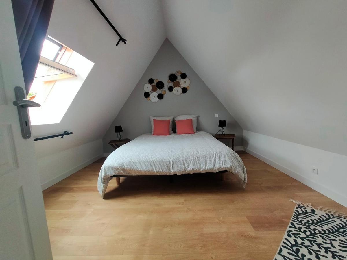 Le domaine des biches gîte du Hêtre Longueville  Extérieur photo